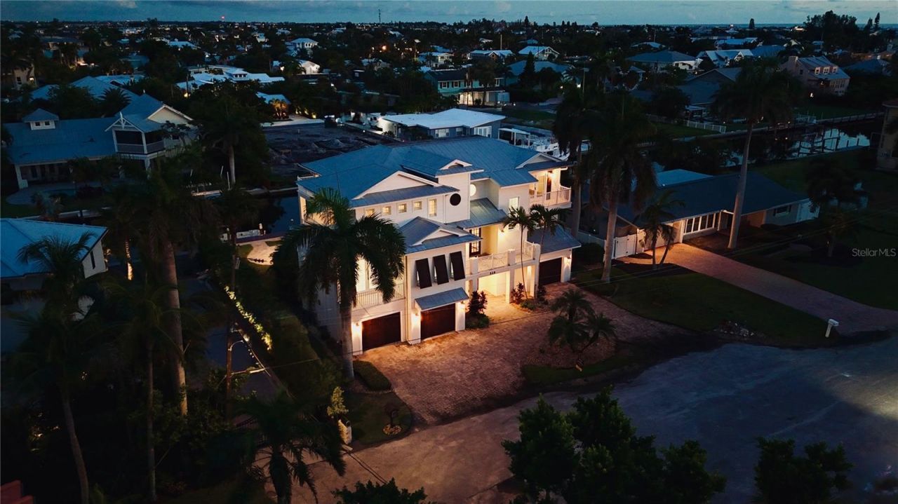 529 77th Street, Holmes Beach, FL 34217 Photo