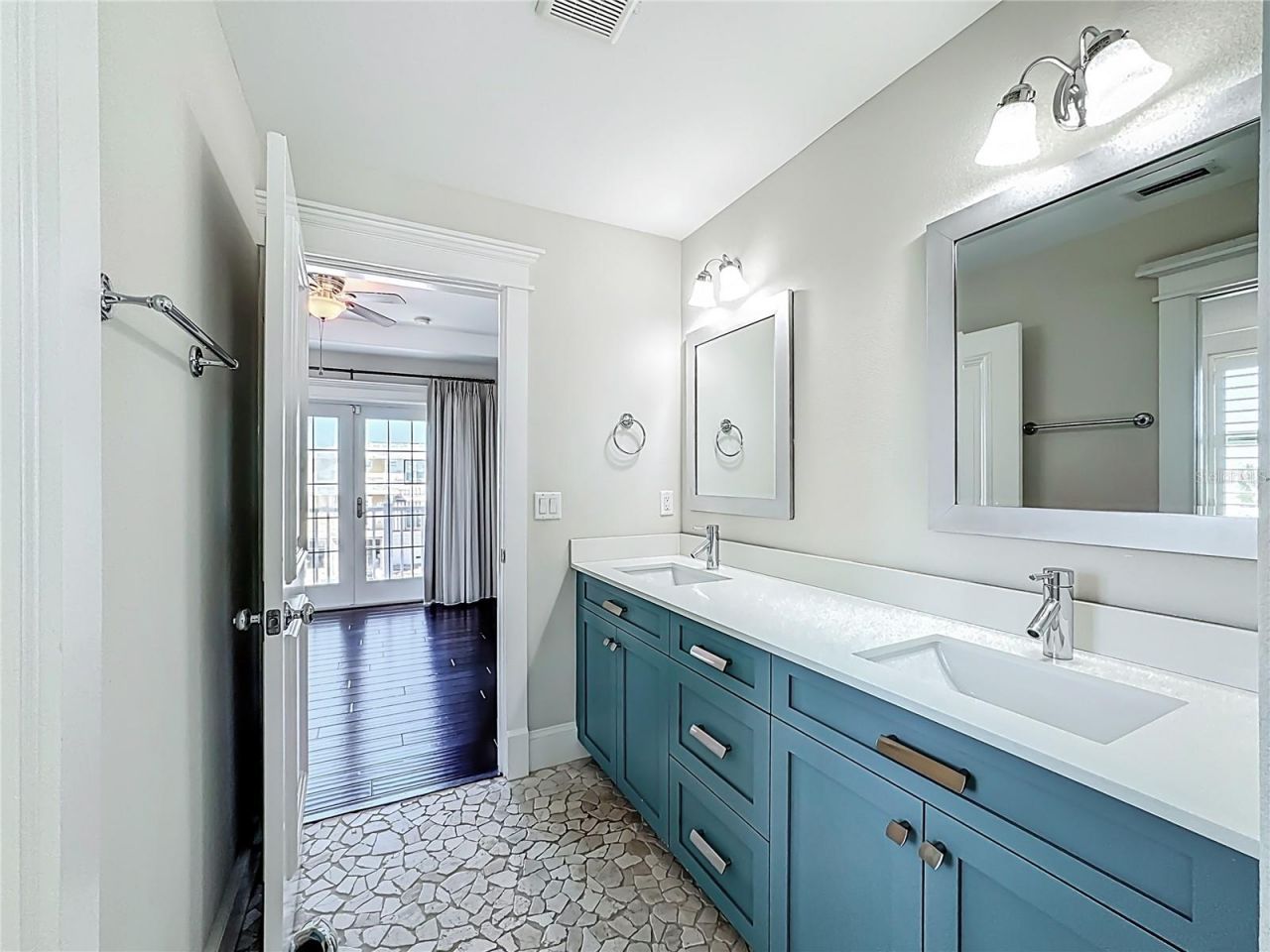 529 77th Street, Holmes Beach, FL 34217 Photo