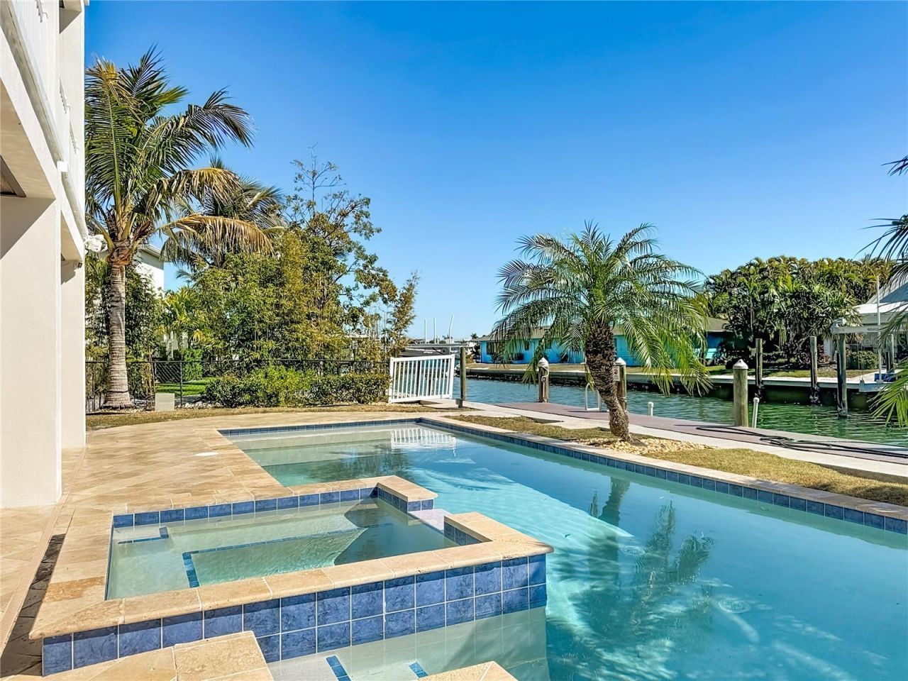 529 77th Street, Holmes Beach, FL 34217 Photo