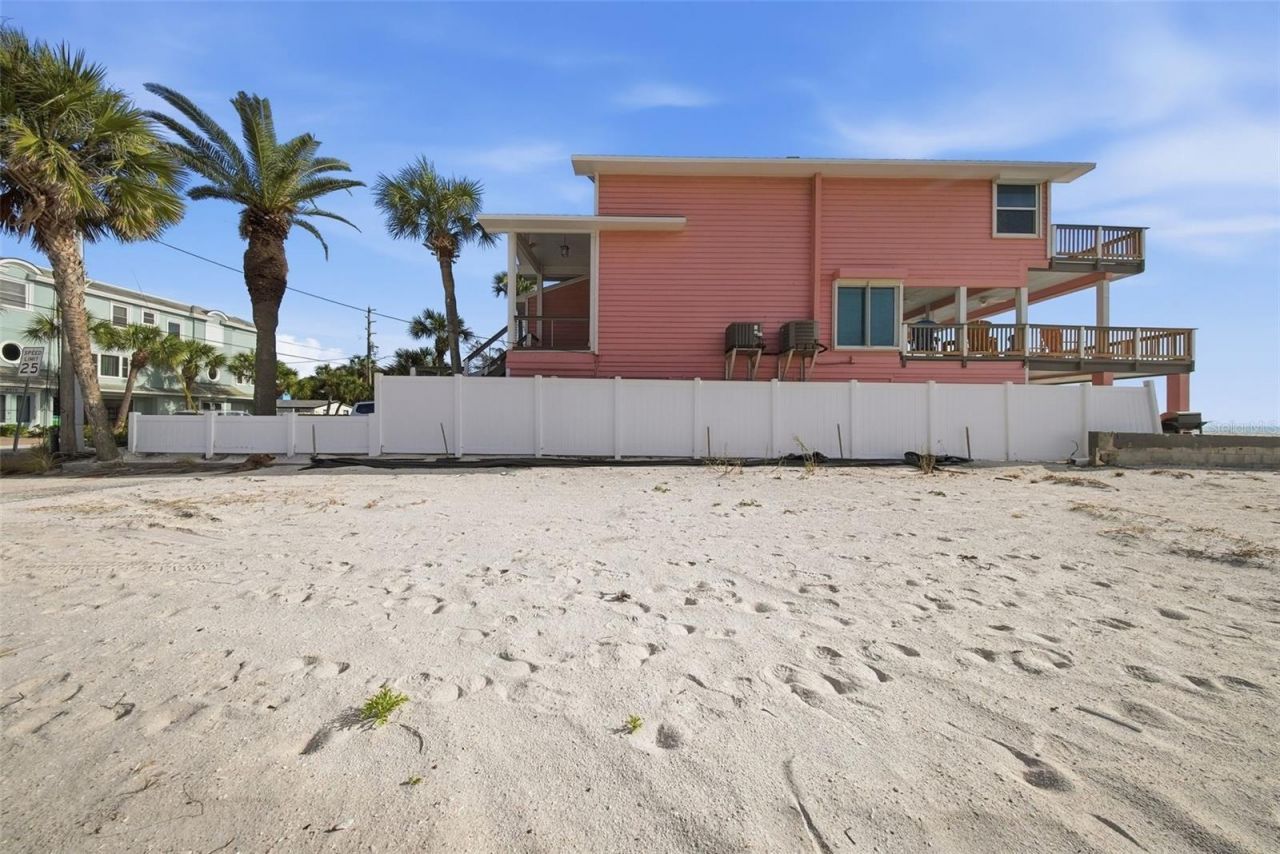 8430 W Gulf Boulevard, Treasure Island, FL 33706 Photo