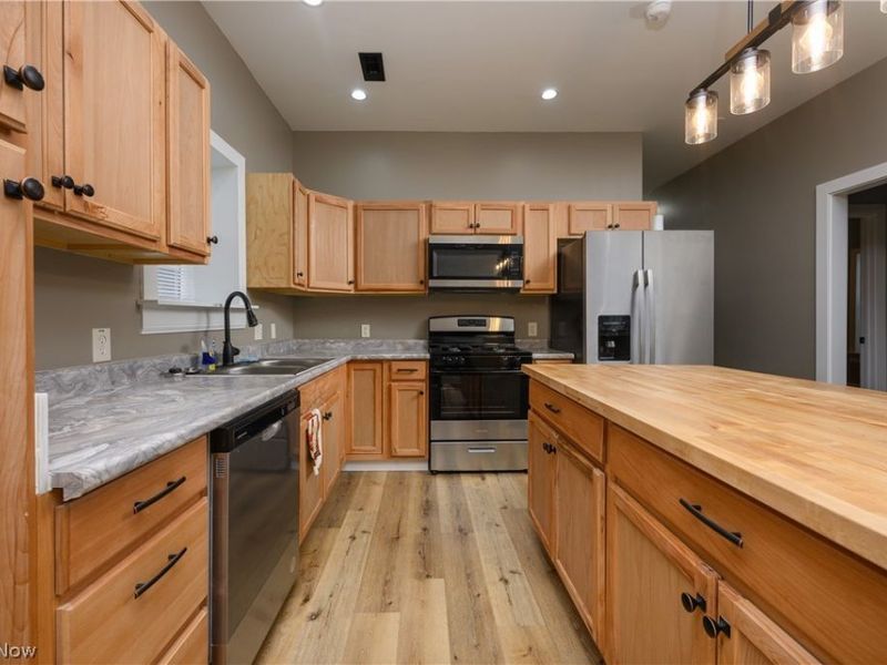 311 George Street, Barberton, OH 44203 Photo 3