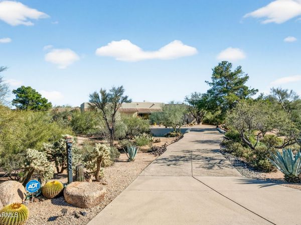 9533 E ROMPING Road, Carefree, AZ 85377
