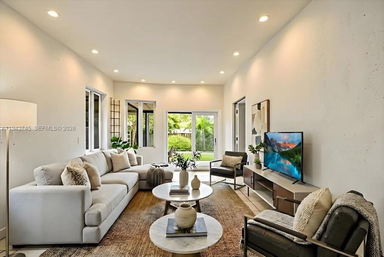 321 SW 19th Rd, Miami, FL 33129 Photo