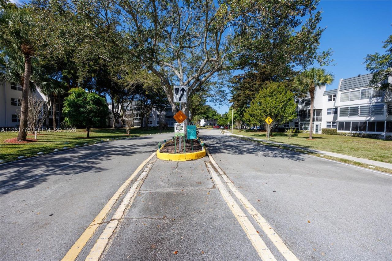 9100 Lime Bay Blvd, Unit 111, Tamarac, FL 33321 Photo