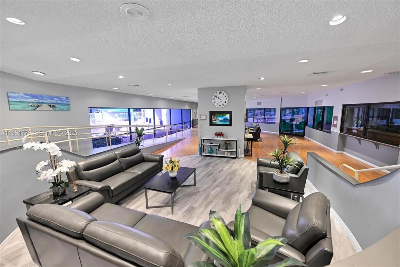 9100 Lime Bay Blvd, Unit 111, Tamarac, FL 33321 Photo