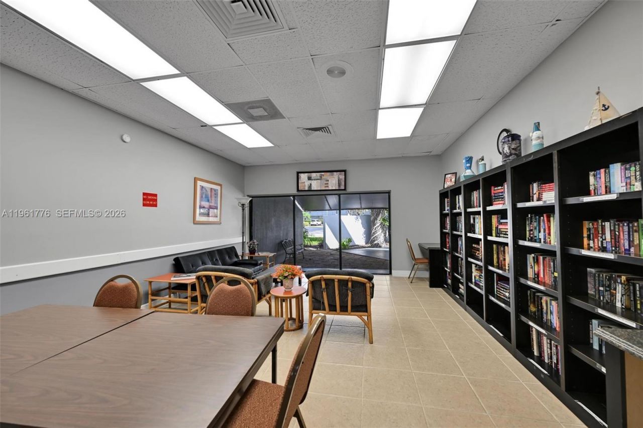 9100 Lime Bay Blvd, Unit 111, Tamarac, FL 33321 Photo