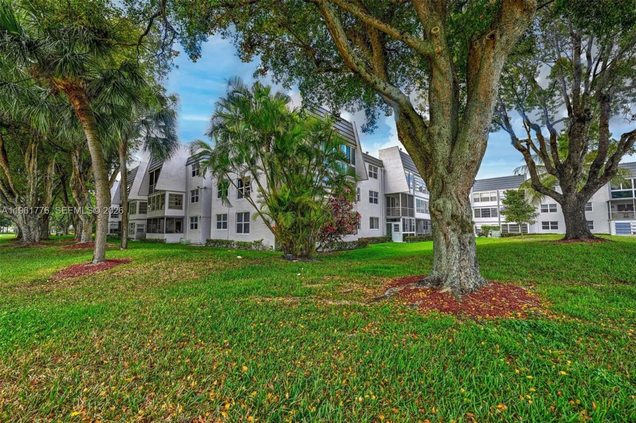 9100 Lime Bay Blvd, Unit 111, Tamarac, FL 33321 Photo