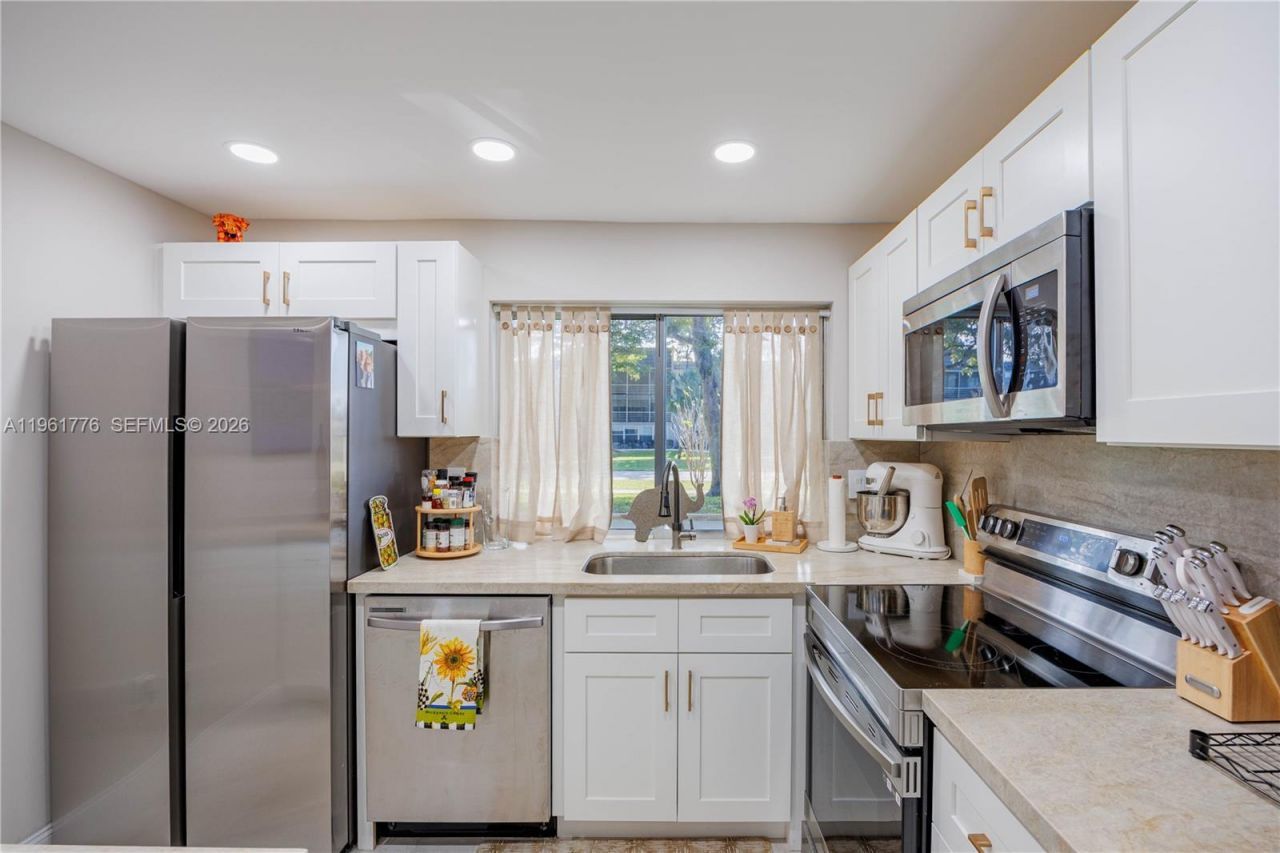 9100 Lime Bay Blvd, Unit 111, Tamarac, FL 33321 Photo