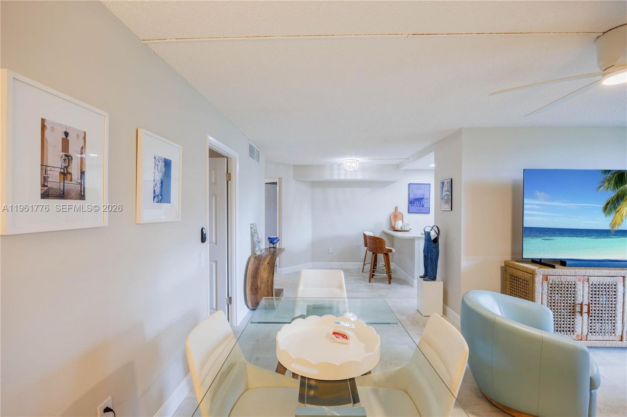 9100 Lime Bay Blvd, Unit 111, Tamarac, FL 33321 Photo