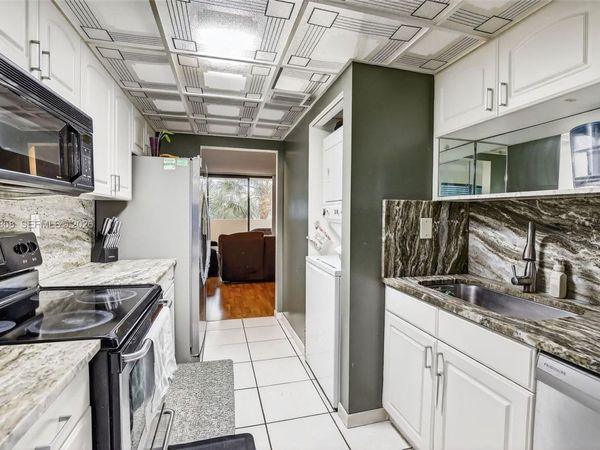 7401 NW 16th St, Unit 307, Plantation, FL 33313