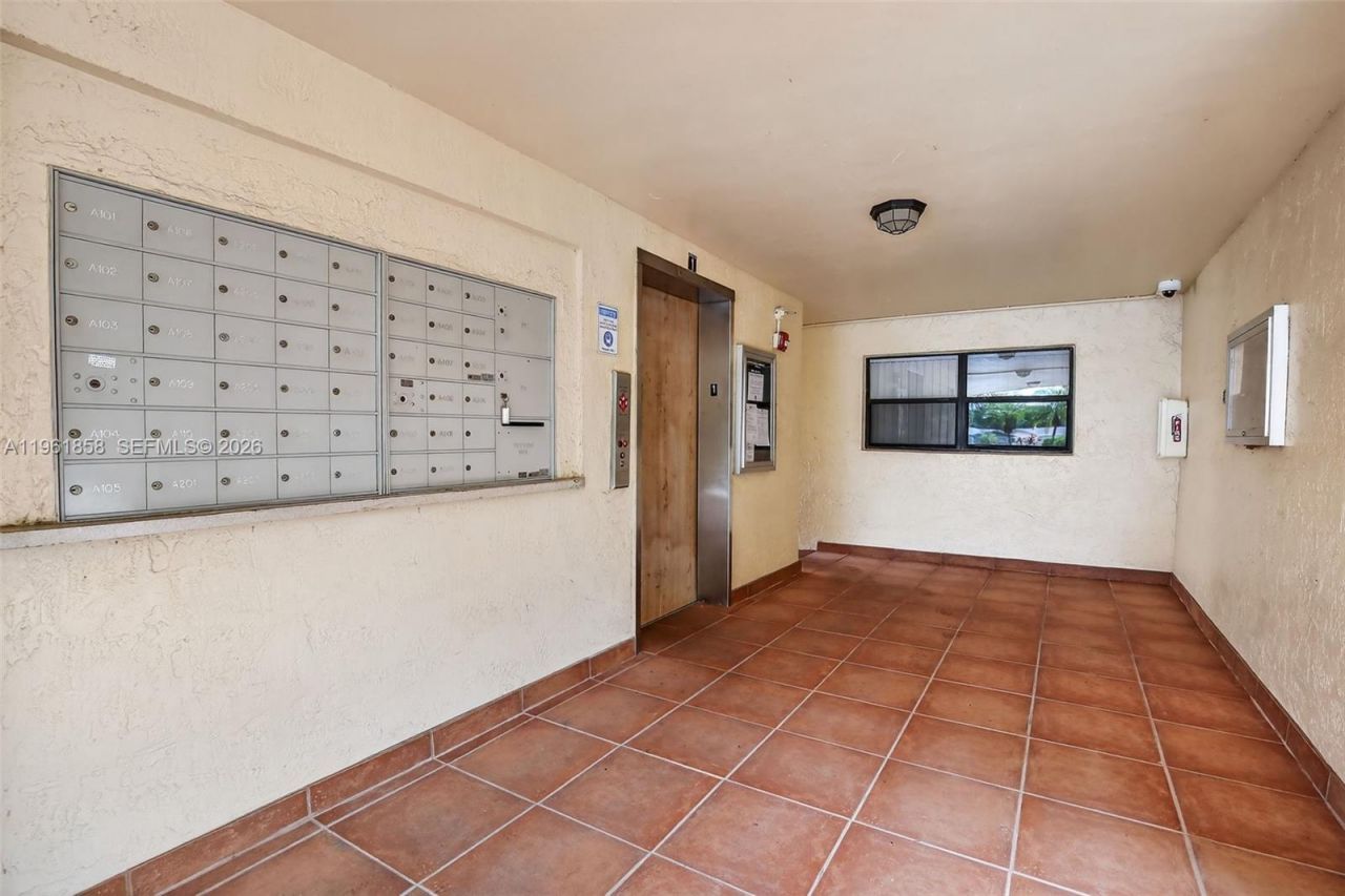 7401 NW 16th St, Unit 307, Plantation, FL 33313 Photo