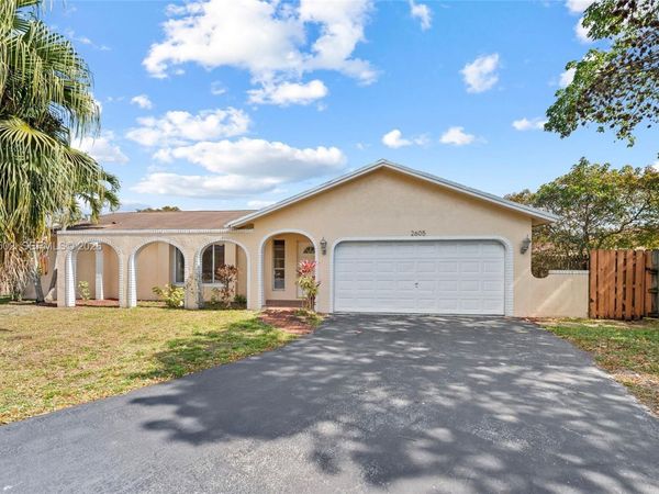 2605 NW 98th Ln, Coral Springs, FL 33065