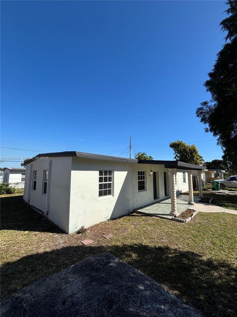 1821 NW 74th St, Miami, FL 33147 Photo