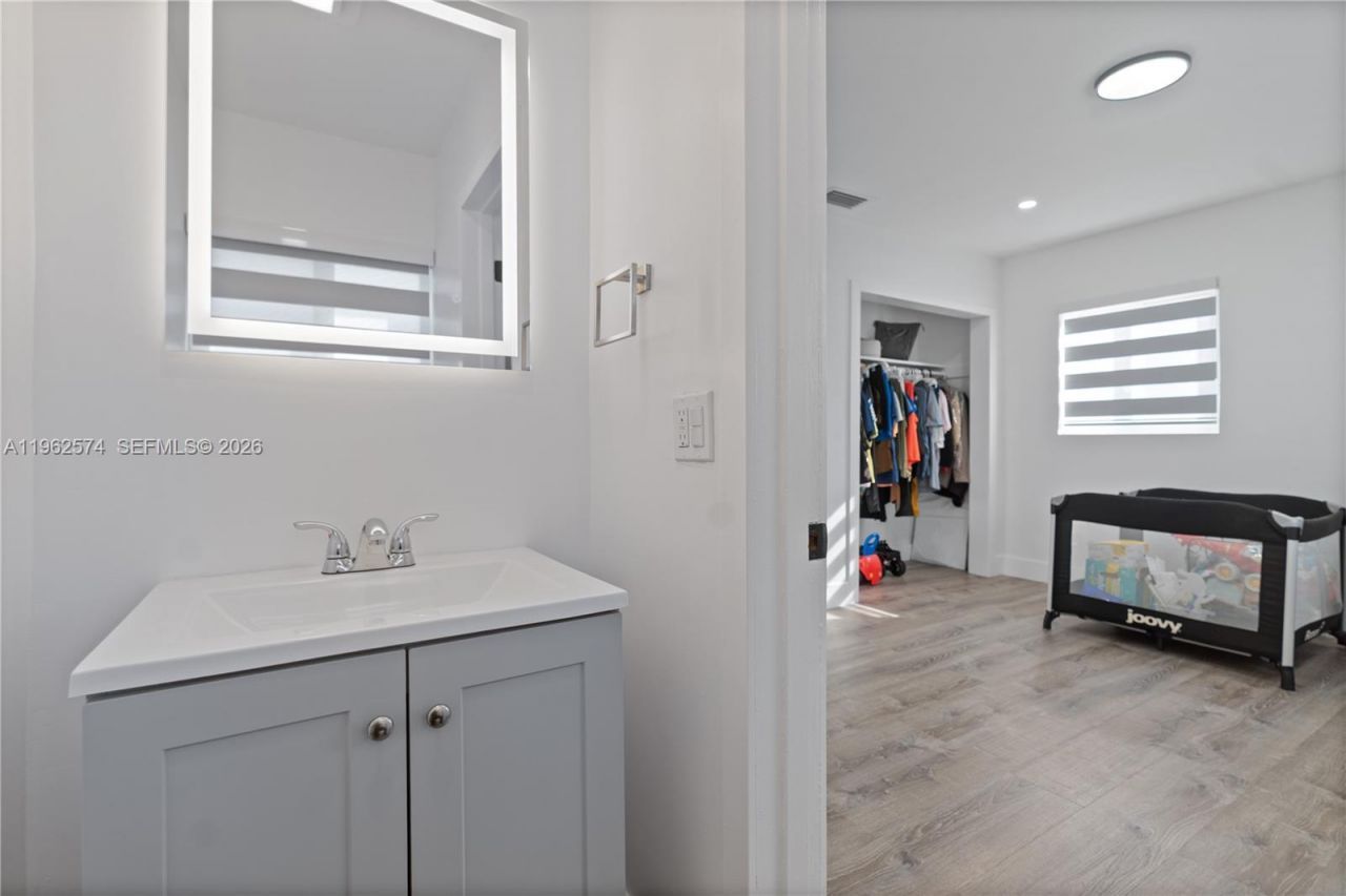 2441 NW 181st Ter , Miami Gardens, FL 33056 Photo