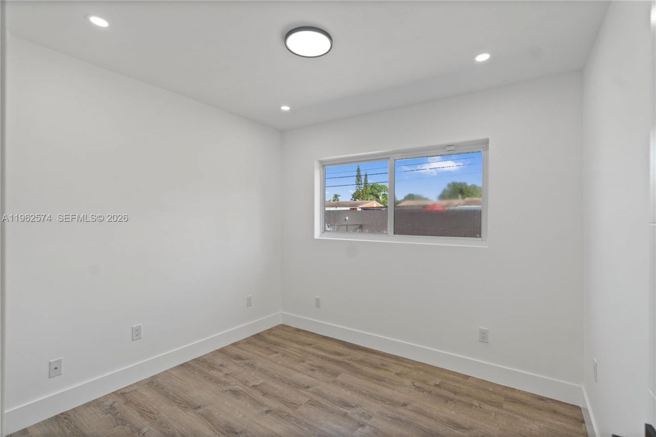 2441 NW 181st Ter , Miami Gardens, FL 33056 Photo