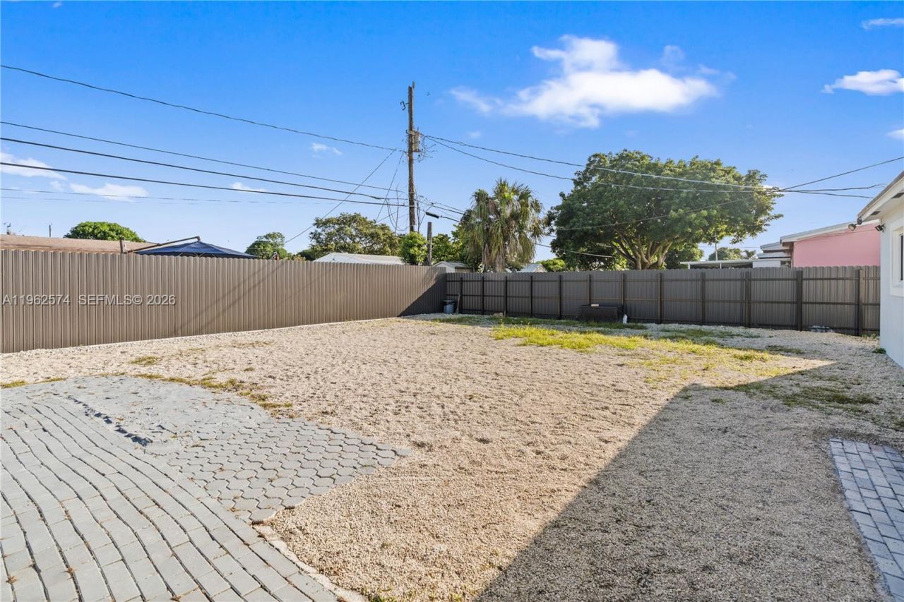 2441 NW 181st Ter , Miami Gardens, FL 33056 Photo