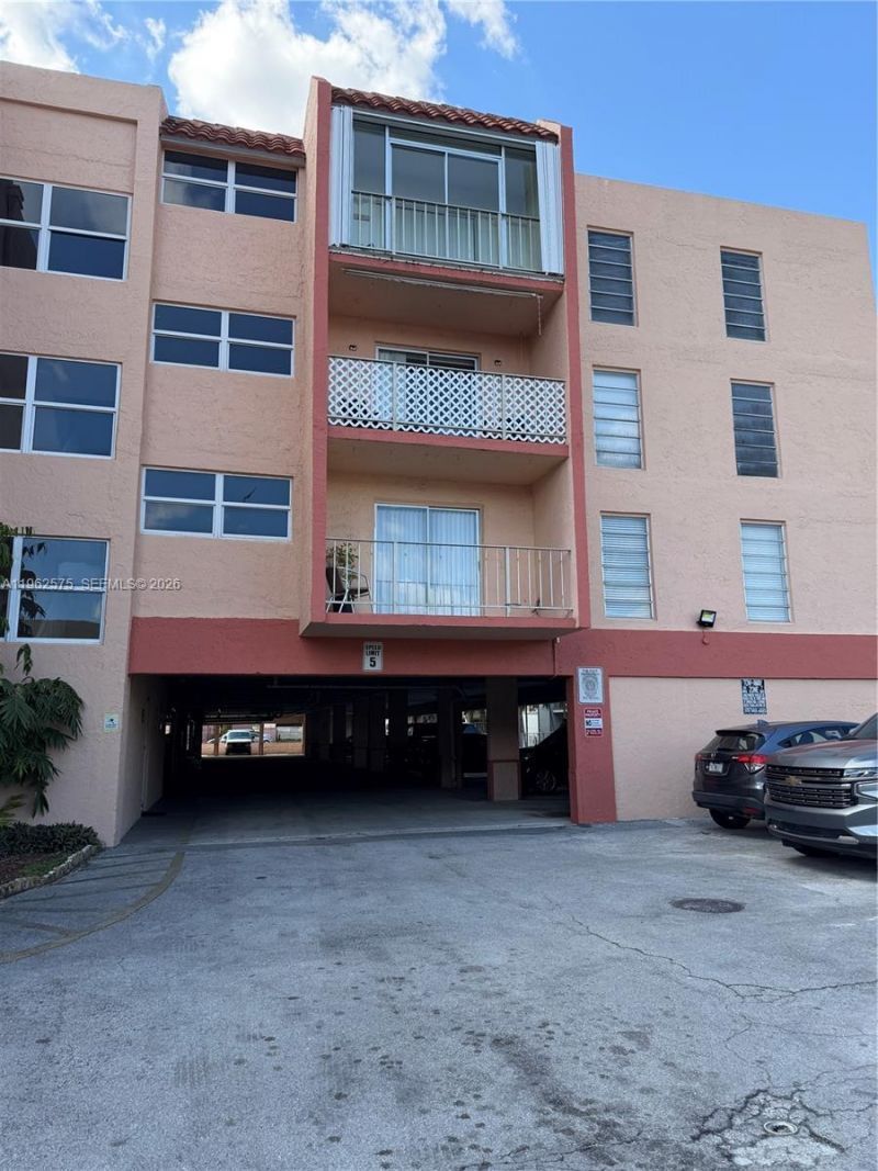 6190 W 19th Ave, Unit 303, Hialeah, FL 33012 Photo
