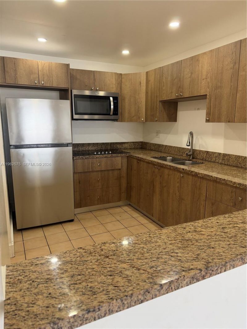 6190 W 19th Ave, Unit 303, Hialeah, FL 33012 Photo