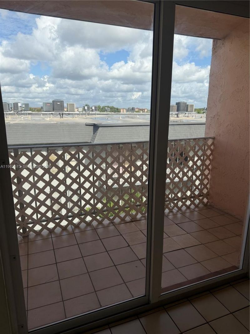 6190 W 19th Ave, Unit 303, Hialeah, FL 33012 Photo