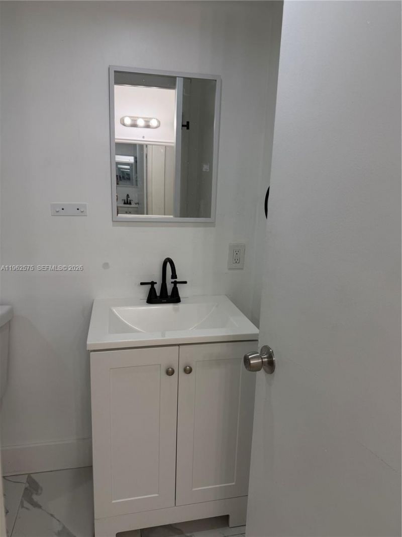 6190 W 19th Ave, Unit 303, Hialeah, FL 33012 Photo