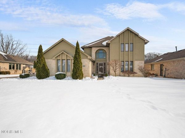 703 Anmarie Court, Oregon, OH 43616