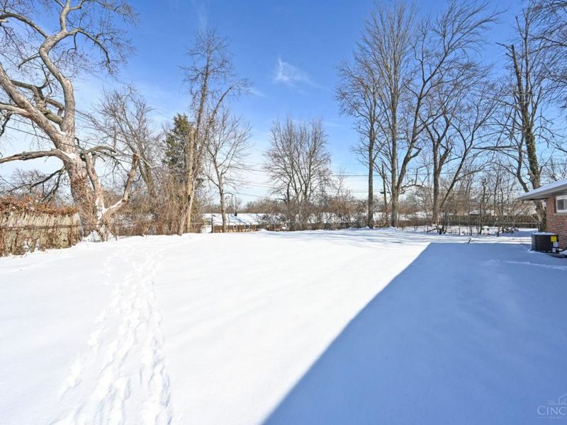 8609 Balboa Drive, Cincinnati, OH 45231 Photo 27