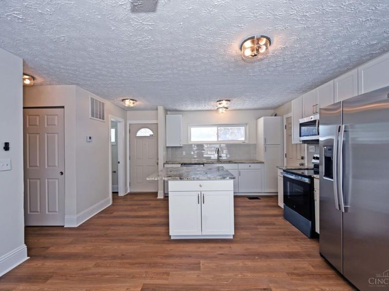 8609 Balboa Drive, Cincinnati, OH 45231 Photo 7