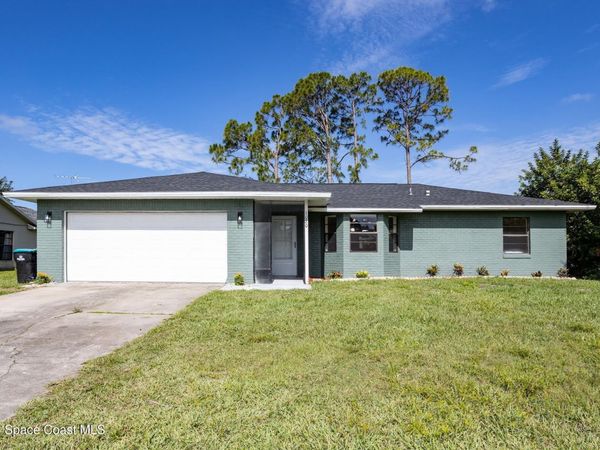 1020 Lee Avenue NW , Palm Bay, FL 32907