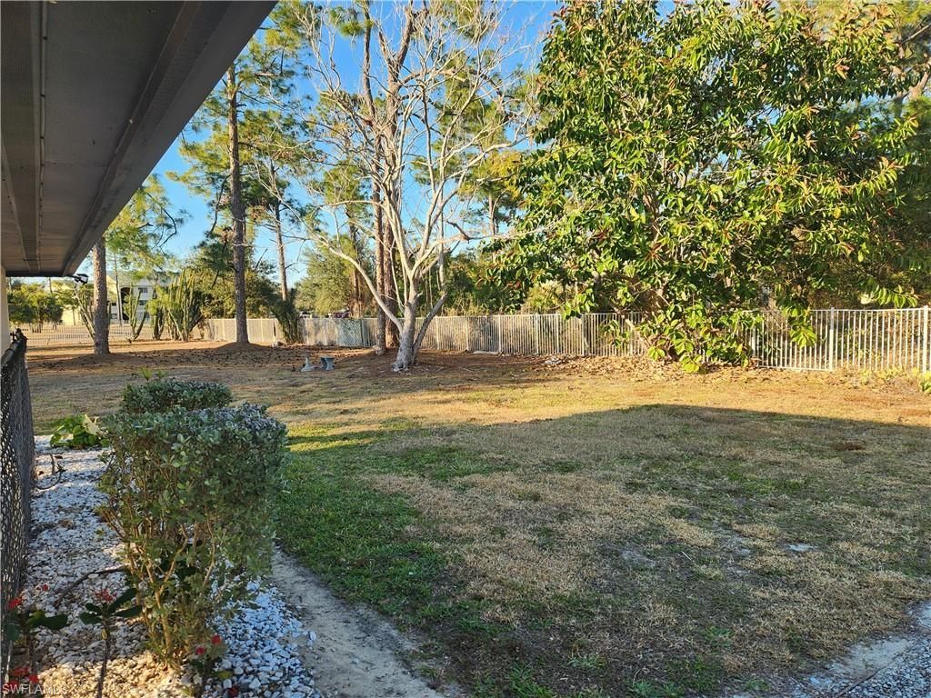 10521 Putnam Ct, Lehigh Acres, FL 33936 Photo