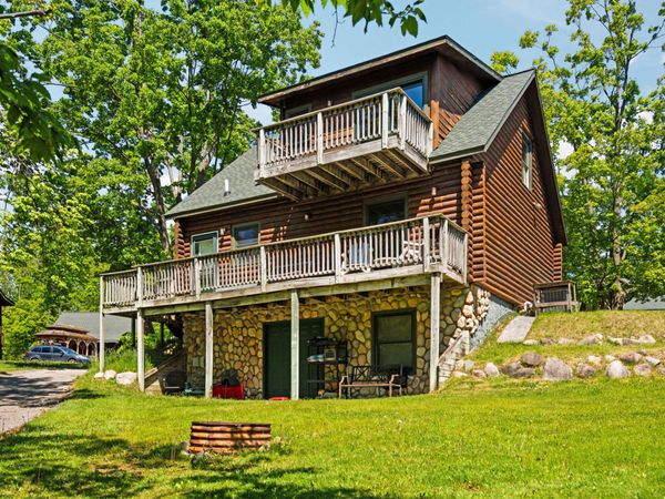 2467 Beaver Creek Drive, Gaylord, MI 49735