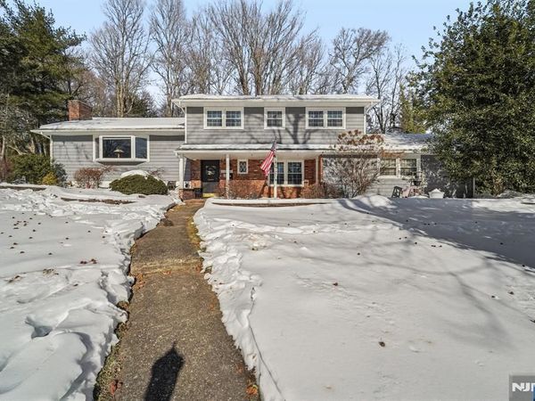6 Browning Court, ROSELAND, NJ 07068