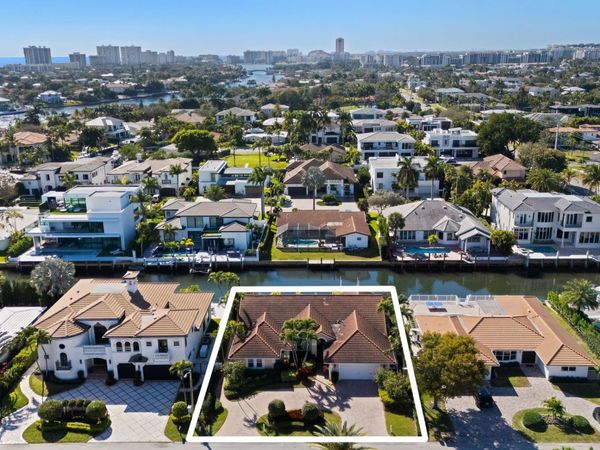 520 Phillips Dr, Boca Raton, FL 33432