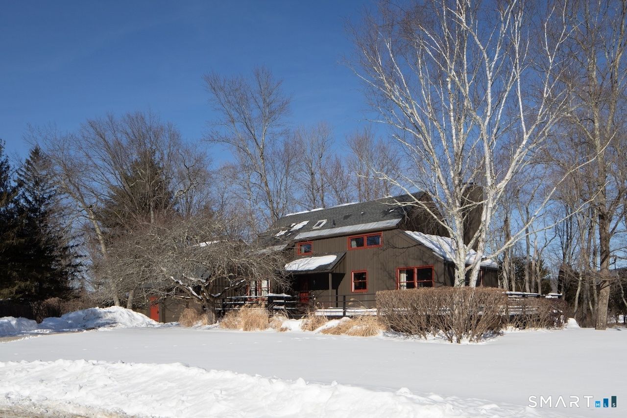 11 Deerfield, Salisbury, CT 06039 Main Photo