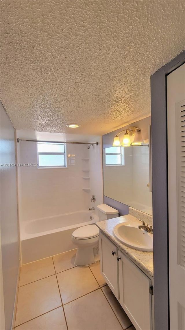 406 NW 68th Ave, Unit 304, Plantation, FL 33317 Photo