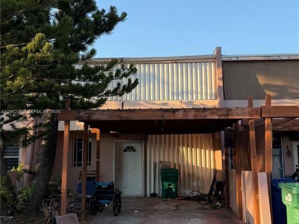 6374 SW 139th Ct, Miami, FL 33183