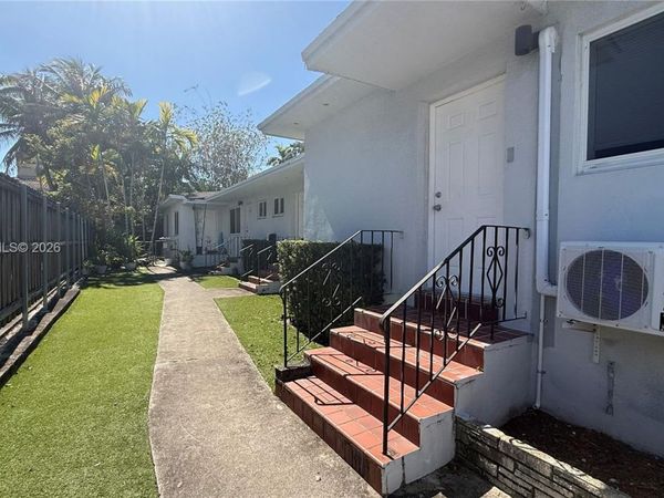 560 NE 67th St , Unit 4, Miami, FL 33138
