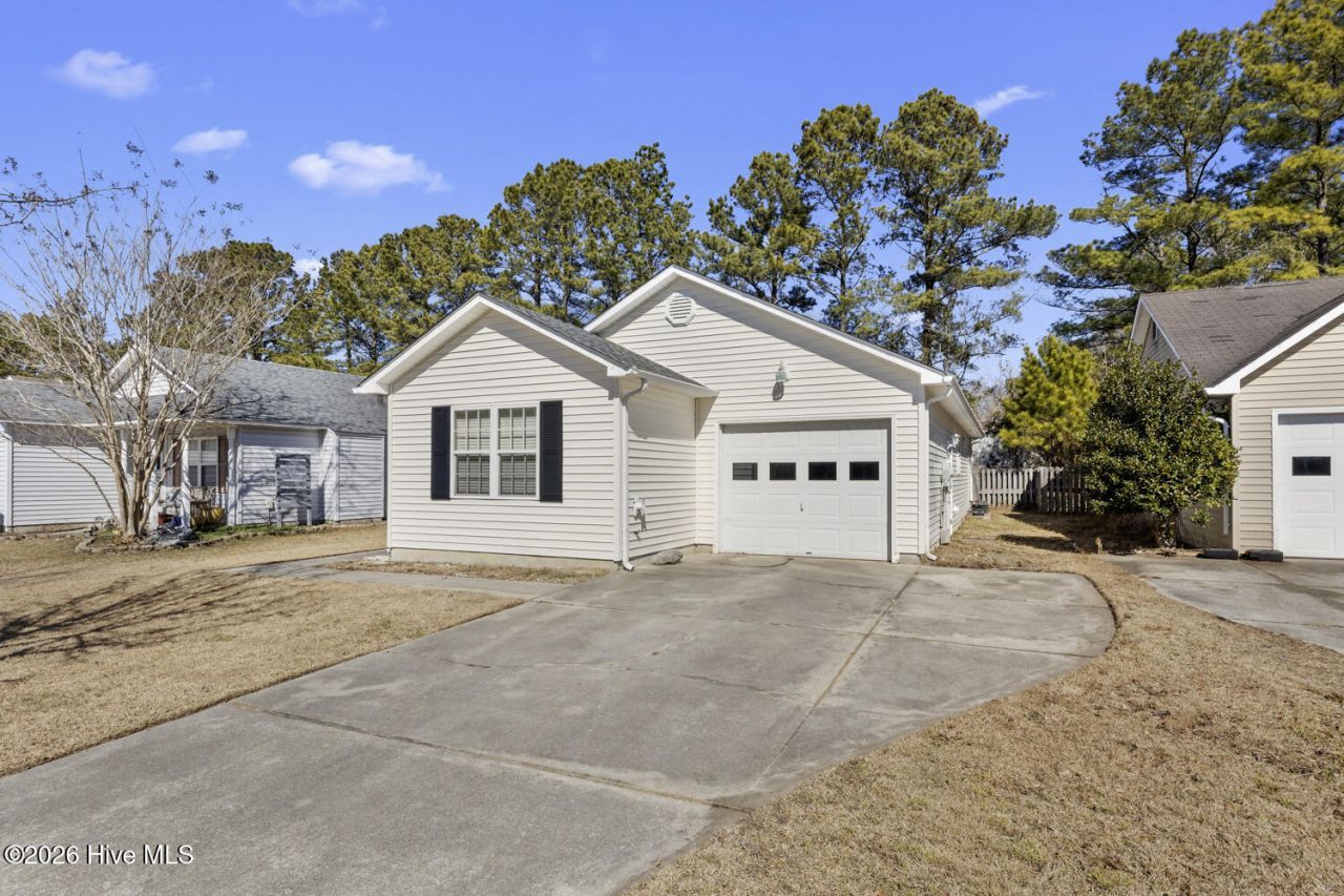 109 Gladiola Drive, New Bern, NC 28562 Main Photo