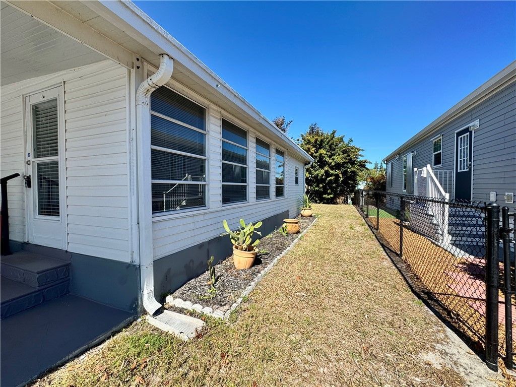 482 Marlin Circle, Sebastian, FL 32976 Photo