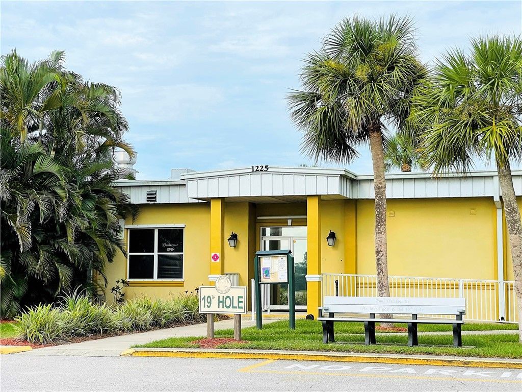 482 Marlin Circle, Sebastian, FL 32976 Photo