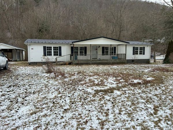 43700 E Midland Trl, White Sulphur Springs, WV 24986
