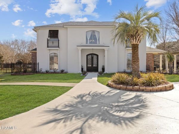 105 Woodbine Drive , Lafayette, LA 70503