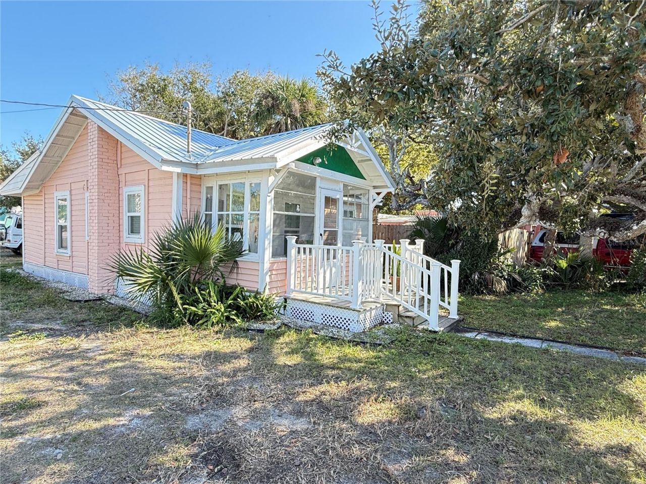 207 N Pine Street, New Smyrna Beach, FL 32169 Photo