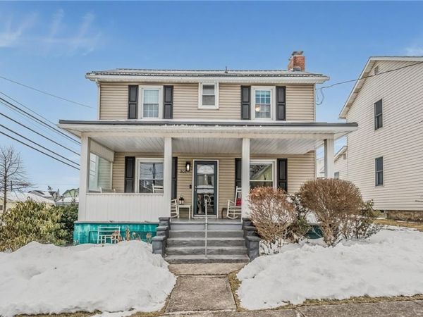 301 8th St, Windber, PA 15963