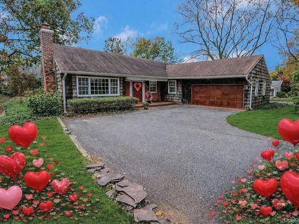 9 Carlisle Drive Northport, NY 11768