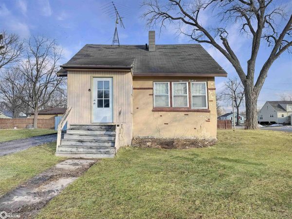 204 Carson Avenue, Iowa Falls, IA 50126