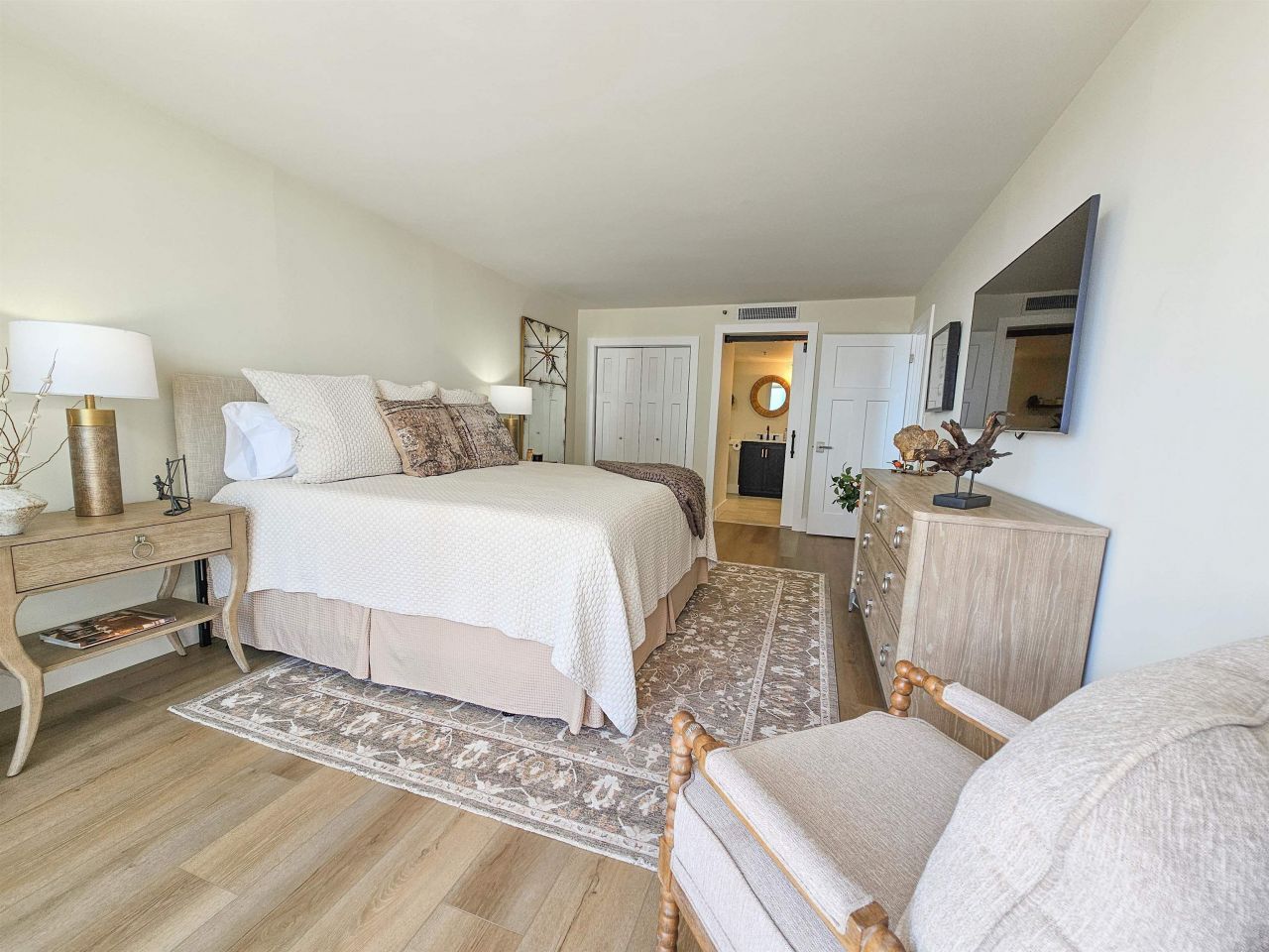 9820 Queensway Blvd. Photo 20