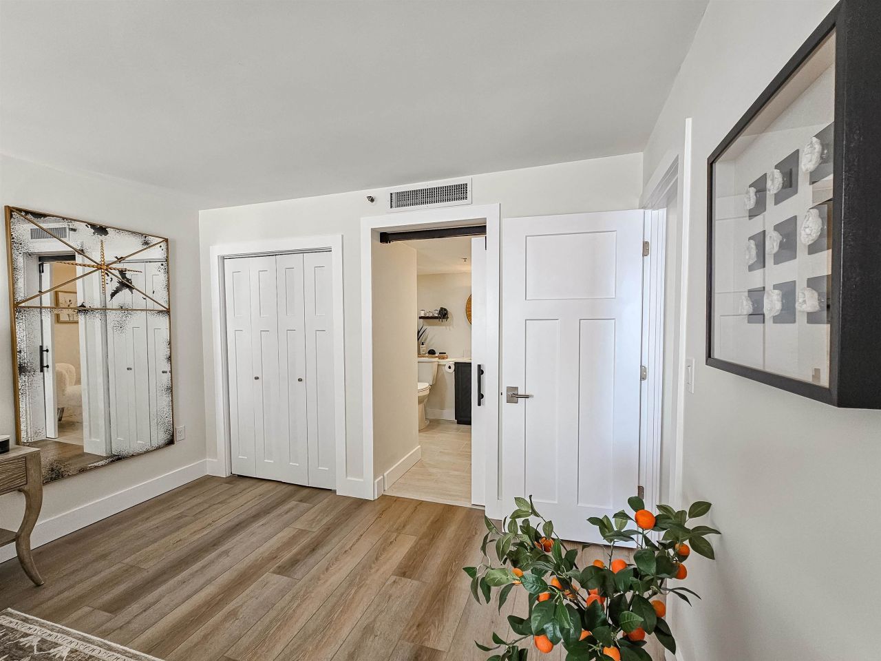 9820 Queensway Blvd. Photo 21