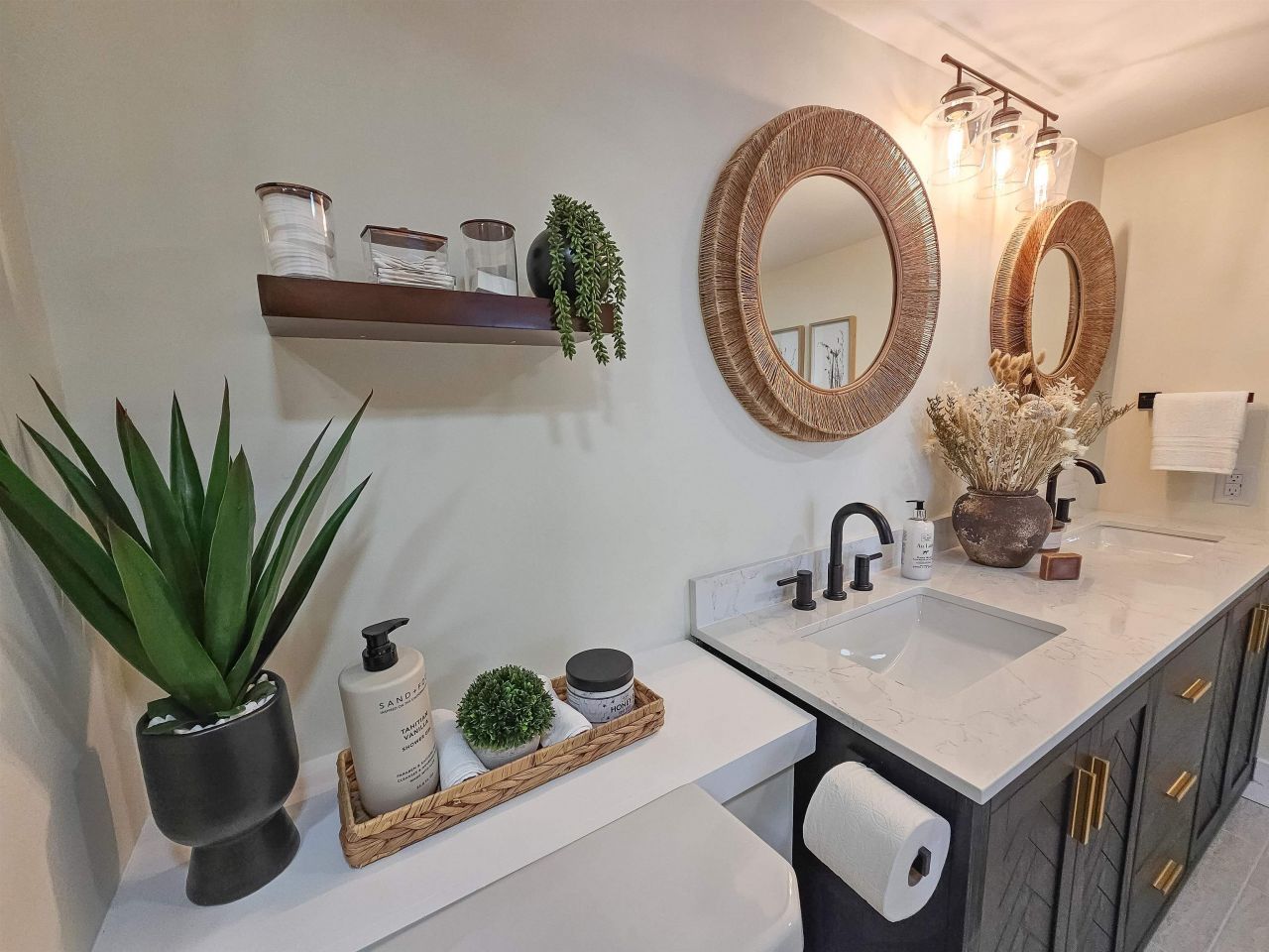 9820 Queensway Blvd. Photo 25