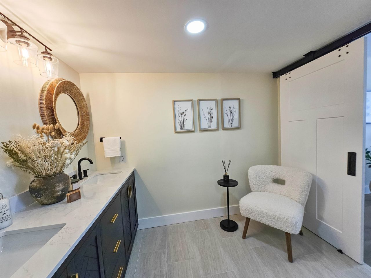 9820 Queensway Blvd. Photo 26