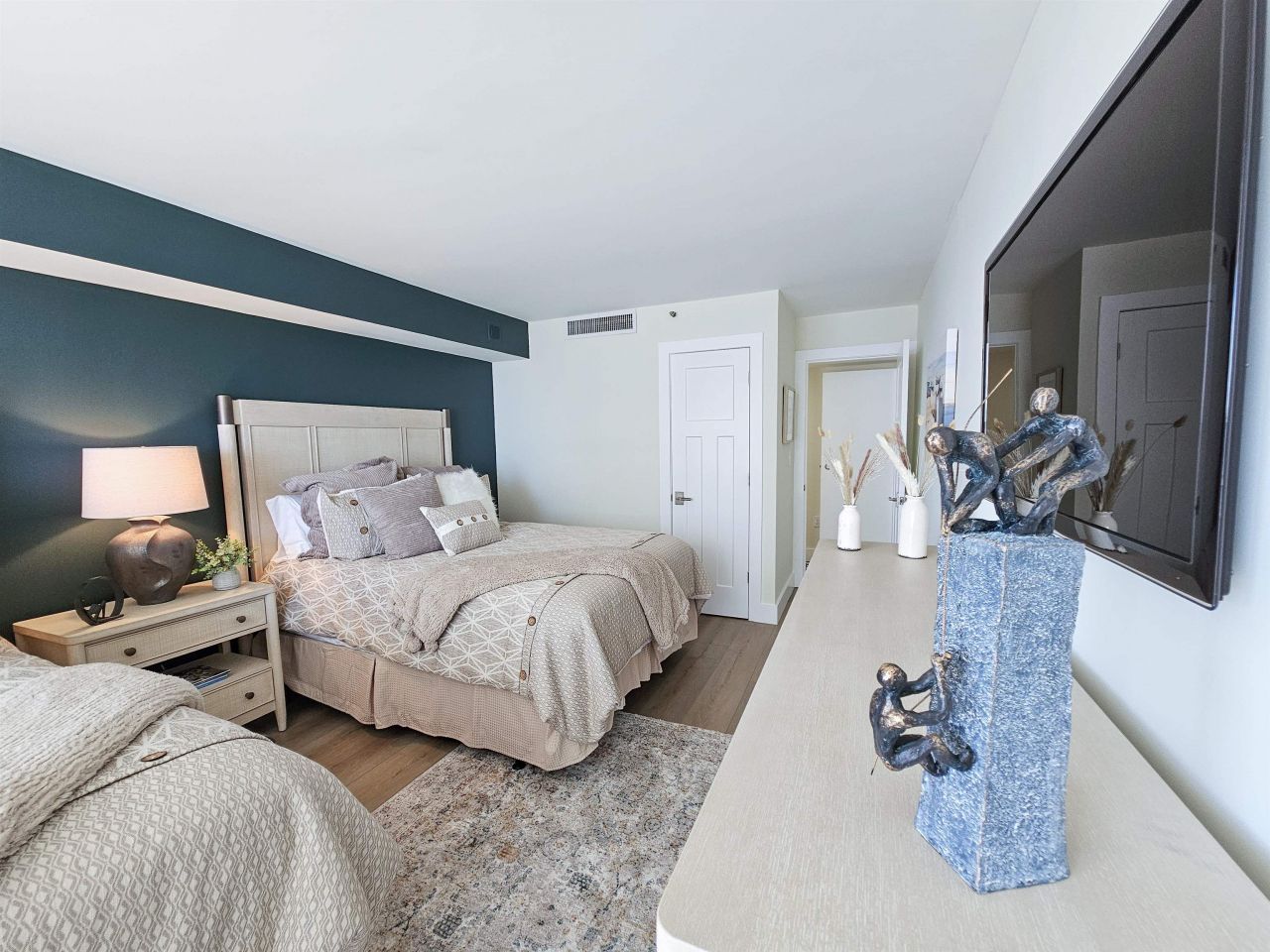 9820 Queensway Blvd. Photo 30